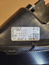 Laden Sie das Bild in den Galerie-Viewer, Frontscheinwerfer Skoda Karoq 57B941009 LED Links Scheinwerfer Headlight SCH4229424397qv
