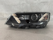 Laden Sie das Bild in den Galerie-Viewer, Frontscheinwerfer Skoda Octavia III 5E1941015B Links Scheinwerfer Headlight SCH3350452255zi