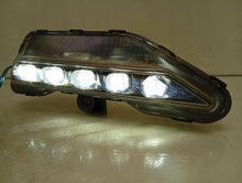Laden Sie das Bild in den Galerie-Viewer, Frontscheinwerfer Hyundai I I40 92202-3Z5 MDE91125 Rechts Scheinwerfer Headlight SCH7578745067mg