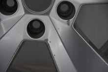 Load image into Gallery viewer, 1x Alufelge 16 Zoll 6.5" 5x112 41ET Glanz Silber 3V0601025 Skoda I Rim Wheel FEL9410905628cp