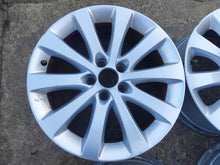 Laden Sie das Bild in den Galerie-Viewer, 4x Alufelge 17 Zoll 7.0" 5x110 35ET Glanz Silber 13269541 Opel Meriva B FEL7016397900je
