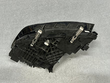 Laden Sie das Bild in den Galerie-Viewer, Frontscheinwerfer BMW 2 Active Tourer U06 5A42244-BMW LED Rechts Headlight SCH1059146894bw