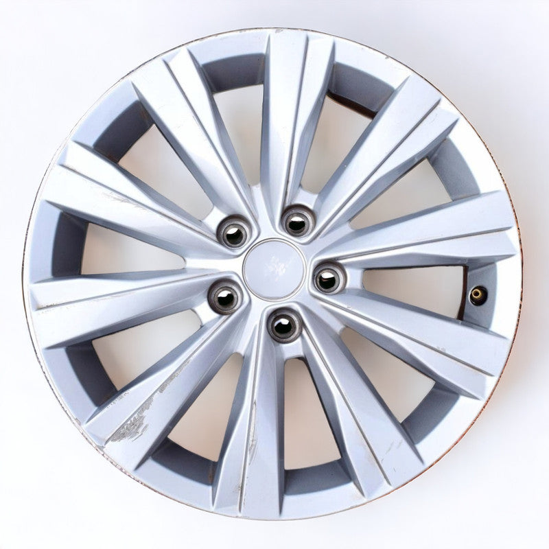 1x Alufelge 16 Zoll 6.5" 5x100 47ET Glanz Silber 2G0601025 VW Polo Rim Wheel