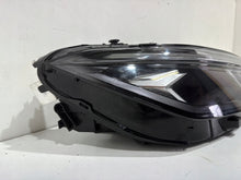 Laden Sie das Bild in den Galerie-Viewer, Frontscheinwerfer VW Passat 3J1941006 Rechts Scheinwerfer Headlight SCH1970202327nv