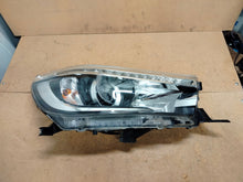 Laden Sie das Bild in den Galerie-Viewer, Frontscheinwerfer Toyota Hilux VIII LED Rechts Scheinwerfer Headlight SCH5789872376wr