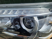 Laden Sie das Bild in den Galerie-Viewer, Frontscheinwerfer Toyota Hilux FFG1577 Links Scheinwerfer Headlight SCH8958216306kq