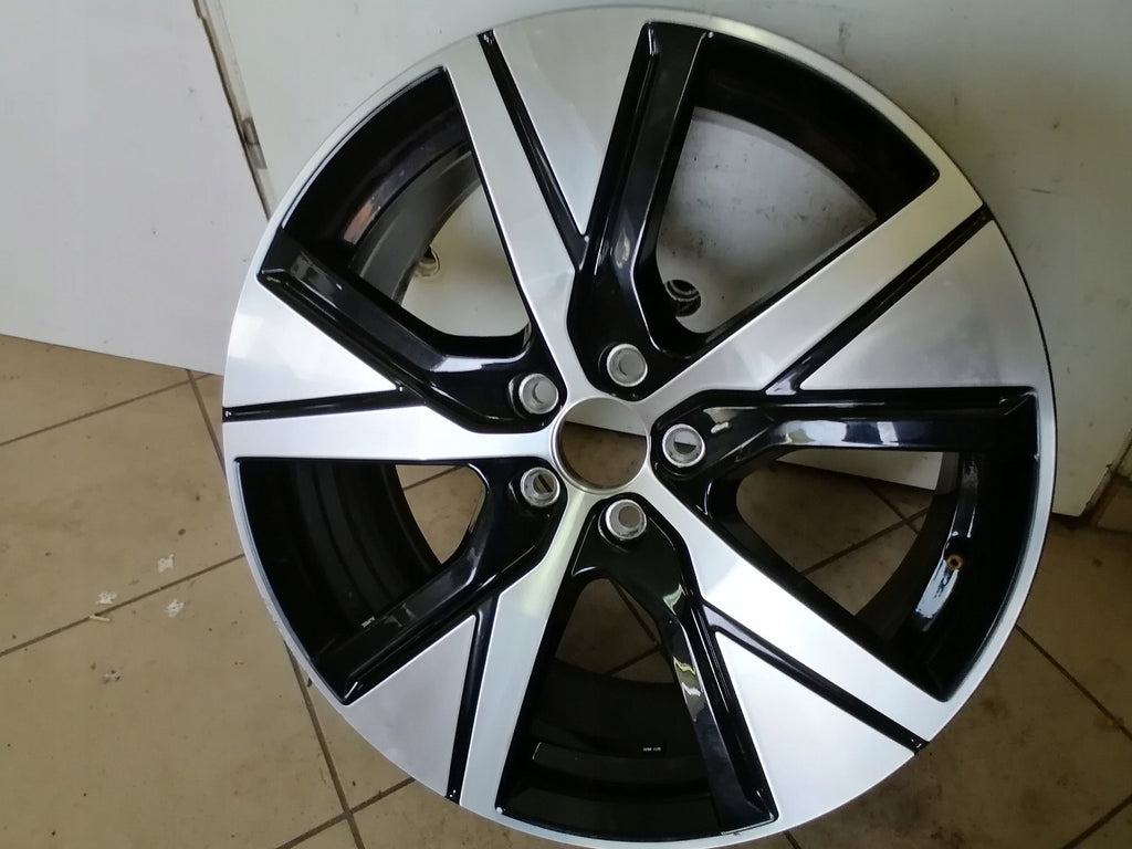 1x Alufelge 19 Zoll 7.5" 5x108 50 5ET Glanz Silber 32243375 Volvo Xc60 Xc40
