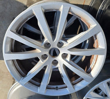 Load image into Gallery viewer, 1x Alufelge 18 Zoll 8.0" 5x112 29ET Silber 4N0601025 Audi A8 Rim Wheel FEL9435534821wa