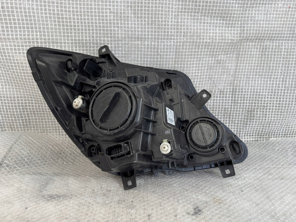 Frontscheinwerfer Mercedes-Benz Sprinter A9068202361 Rechts oder Links