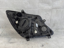 Laden Sie das Bild in den Galerie-Viewer, Frontscheinwerfer Mercedes-Benz Sprinter A9068202361 Rechts oder Links