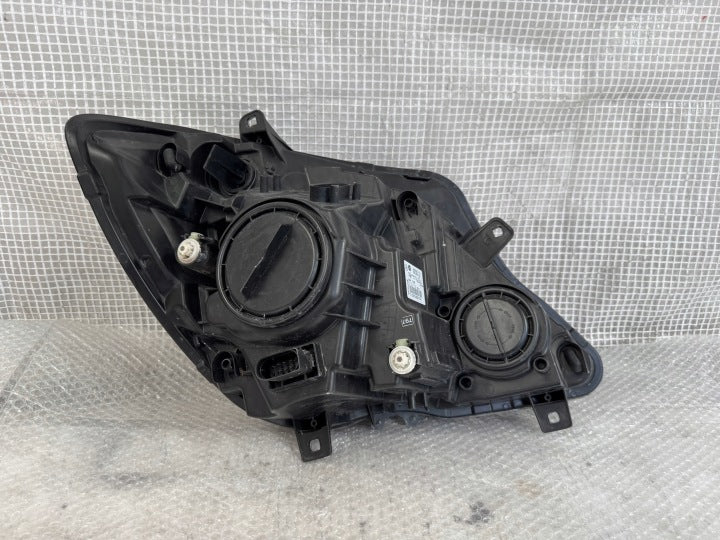 Frontscheinwerfer Mercedes-Benz Sprinter A9068202361 Links Headlight SCH9320547474jn