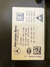 Laden Sie das Bild in den Galerie-Viewer, Frontscheinwerfer Mercedes-Benz W177 A1779062206 LED Rechts Headlight SCH6053605645vc