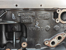 Load image into Gallery viewer, Motor Audi A4 CNHA 2.0 TDI 190PS 140kW 64TKm Diesel Engine Unkomplett