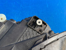 Laden Sie das Bild in den Galerie-Viewer, Frontscheinwerfer Mercedes-Benz W177 A1779062700 LED Links Headlight SCH9240461717uf