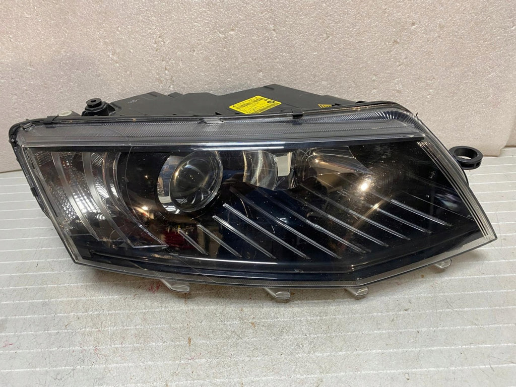 Frontscheinwerfer Skoda Octavia III 5E1941016 Xenon Rechts Headlight SCH2675404138bt