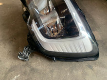 Laden Sie das Bild in den Galerie-Viewer, Frontscheinwerfer Renault Master I 260607867R LED Ein Stück (Rechts oder Links) SCH5380655625zk