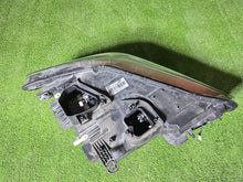 Laden Sie das Bild in den Galerie-Viewer, Frontscheinwerfer BMW X1 F48 90146779 7495003-06 LED Rechts oder Links SCH8515154173gl