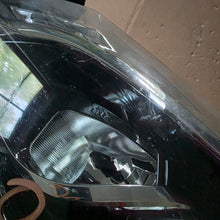 Laden Sie das Bild in den Galerie-Viewer, Frontscheinwerfer Toyota Proace City 9808581280 Links Scheinwerfer Headlight SCH3857996613nf