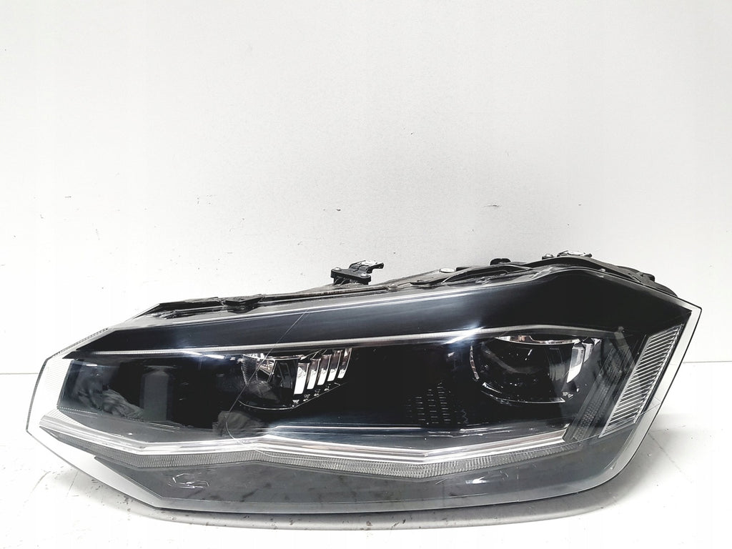 Frontscheinwerfer VW Polo 2G1941035B Links Scheinwerfer Headlight