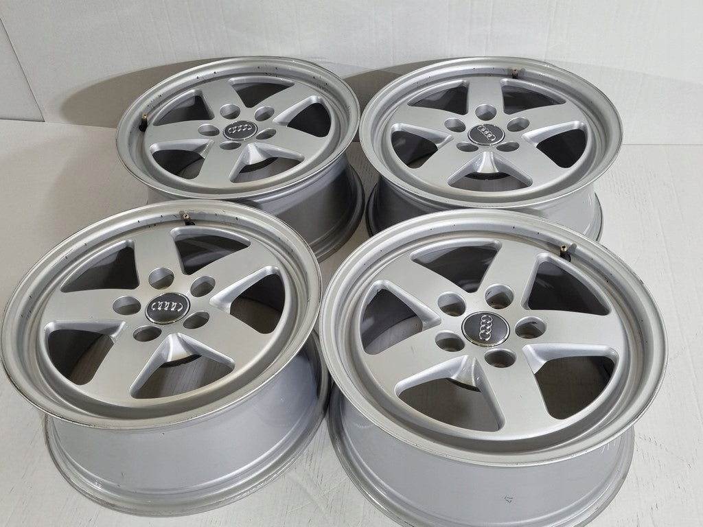 4x Alufelge 16 Zoll 7.0" 5x112 35ET Glanz Silber 8W0601025 Audi Rim Wheel