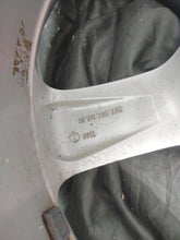 Laden Sie das Bild in den Galerie-Viewer, 1x Alufelge 18 Zoll 8.0" 5x130 57ET Glanz Silber 98736213601 Porsche Boxster FEL1074544724yl