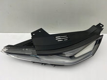 Laden Sie das Bild in den Galerie-Viewer, Frontscheinwerfer Hyundai Santa IV Fe Links Scheinwerfer Headlight SCH1878212635lo
