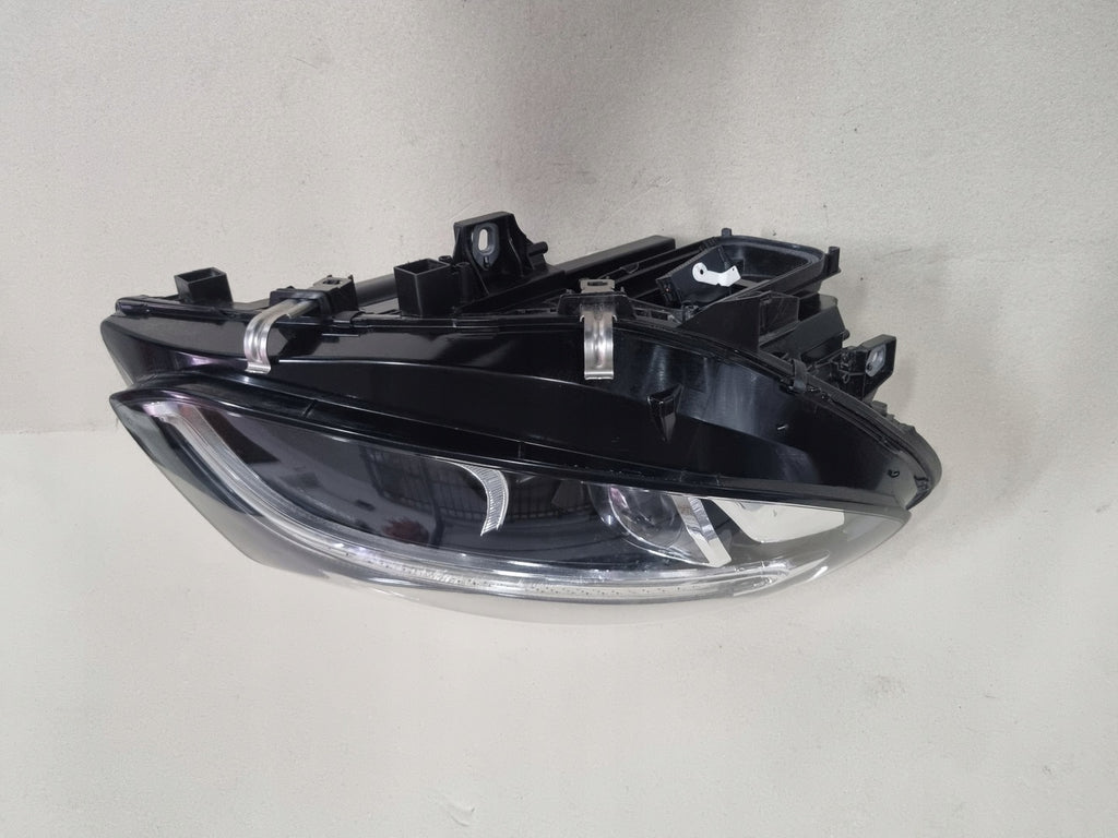 Frontscheinwerfer Mercedes-Benz W246 2469067001 LED Rechts Headlight