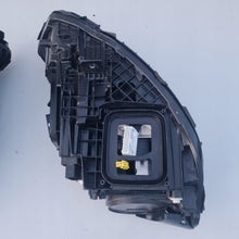 Load image into Gallery viewer, Frontscheinwerfer Mercedes-Benz W177 W1779065600 Xenon Rechts oder Links SCH5153944543wr