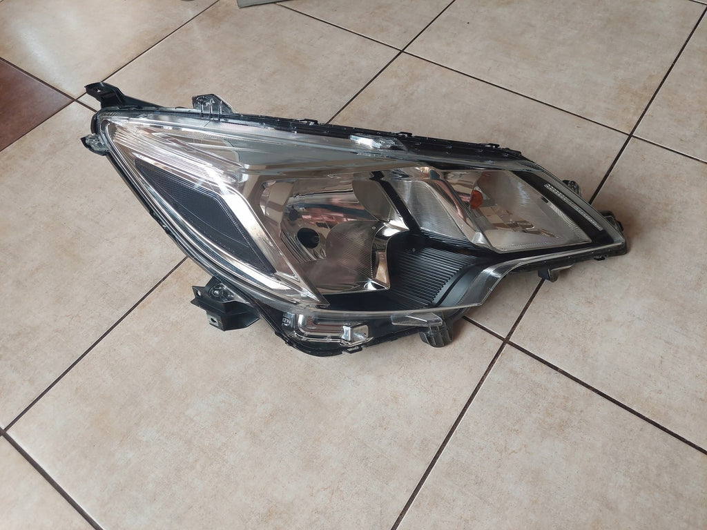 Frontscheinwerfer Mitsubishi Space Star 8301-D446-1 Rechts Headlight SCH8464134714ol