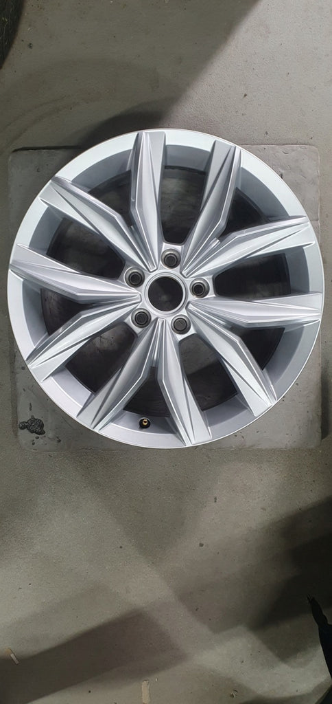 1x Alufelge 18 Zoll 7.0" 5x112 43ET Glanz Silber 5NN601025AD VW Golf VII Tiguan FEL3486400882rp