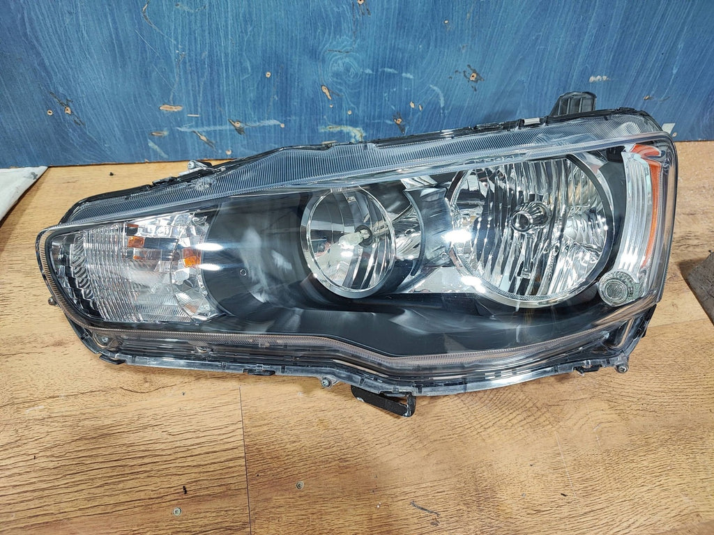 Frontscheinwerfer Mitsubishi Lancer VIII I 8301C3-37 FALSE Headlight SCH2312697204db