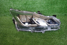 Laden Sie das Bild in den Galerie-Viewer, Frontscheinwerfer Toyota Corolla 8111002T3100 Rechts Scheinwerfer Headlight SCH2653628408za