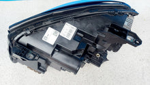 Load image into Gallery viewer, Frontscheinwerfer Mercedes-Benz X156 A1569062600 Xenon Rechts Headlight SCH4113259257vj