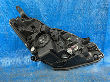 Laden Sie das Bild in den Galerie-Viewer, Frontscheinwerfer Toyota Yaris Links Scheinwerfer Headlight