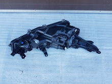 Laden Sie das Bild in den Galerie-Viewer, Frontscheinwerfer Toyota Corolla 81150-02T31-00 Links Scheinwerfer Headlight SCH9025368729zu