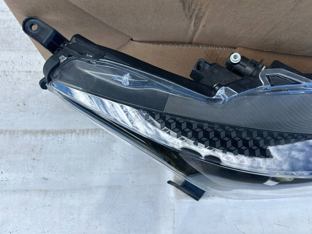 Frontscheinwerfer Toyota Yaris 81130K0060 Rechts Scheinwerfer Headlight SCH5231370193ii