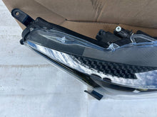 Laden Sie das Bild in den Galerie-Viewer, Frontscheinwerfer Toyota Yaris 81130K0060 Rechts Scheinwerfer Headlight SCH5231370193ii