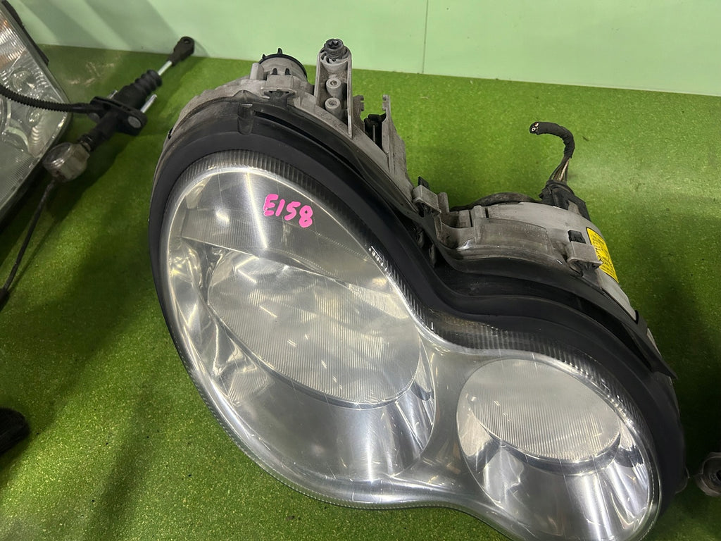 Frontscheinwerfer Mercedes-Benz W203 2038203261 Rechts Scheinwerfer Headlight SCH3134397966ko