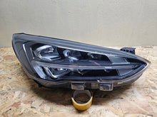 Load image into Gallery viewer, Frontscheinwerfer Ford Focus JX7B-13E014-CE JX7B-13E015-CE LED Rechts Headlight