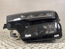 Laden Sie das Bild in den Galerie-Viewer, Frontscheinwerfer Skoda Karoq 57B941009 Links Scheinwerfer Headlight SCH8213219303gf