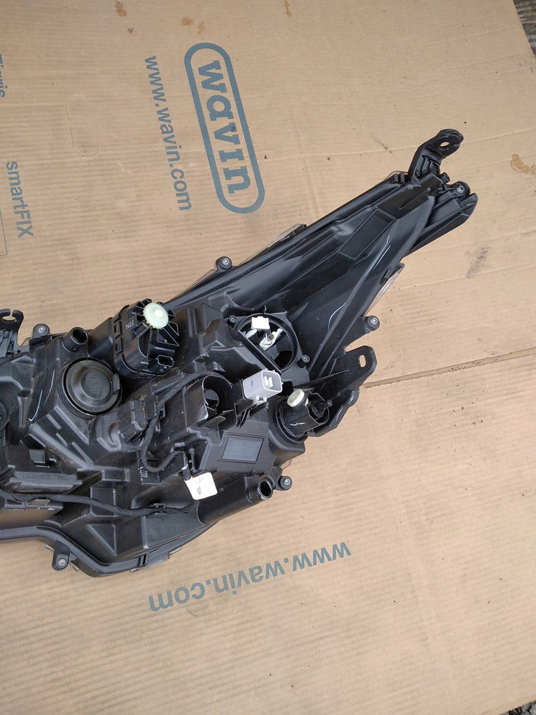 Frontscheinwerfer Toyota Corolla 81110-02S70 LED Ein Stück (Rechts oder Links)