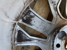 Load image into Gallery viewer, 1x Alufelge 17 Zoll 5x108 9809687177 Peugeot 3008 Rim Wheel FEL8489916839iu