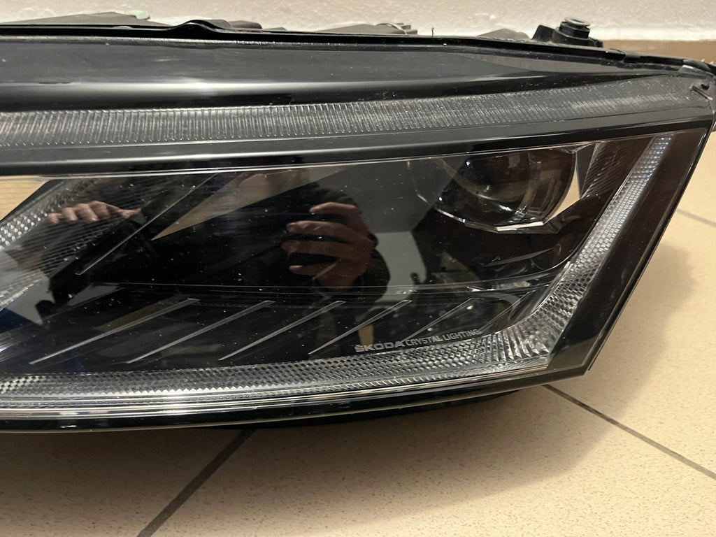 Frontscheinwerfer Skoda Octavia IV 5E4941015A LED Ein Stück (Rechts oder Links) SCH8790969716vp