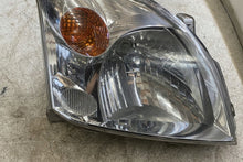 Laden Sie das Bild in den Galerie-Viewer, Frontscheinwerfer Toyota Avensis Land Cruiser 9922680008 Rechts oder Links