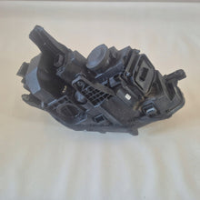 Load image into Gallery viewer, Frontscheinwerfer VW Passat 3G1941035P LED Links Scheinwerfer Headlight SCH9246200554xb