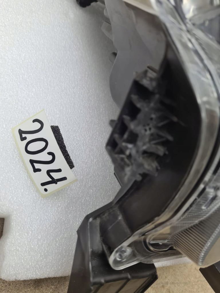 Frontscheinwerfer Toyota Hilux VIII 1EJ-923364 Rechts Scheinwerfer Headlight SCH6072047314cj