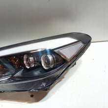 Laden Sie das Bild in den Galerie-Viewer, Frontscheinwerfer Hyundai Tucson 92101D7201 D30LD792122010 Links Headlight