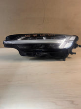 Laden Sie das Bild in den Galerie-Viewer, Frontscheinwerfer Volvo V60 II S60 III 32404685 Full LED Links Headlight SCH5961466128tj