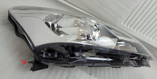 Laden Sie das Bild in den Galerie-Viewer, Frontscheinwerfer Toyota Verso 81130-0F161-00 Rechts Scheinwerfer Headlight SCH3580549209mo