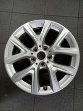 Load image into Gallery viewer, 1x Alufelge 17 Zoll 6.5" 5x112 39ET 6856076 BMW X1 F48 Rim Wheel FEL8516167454qq